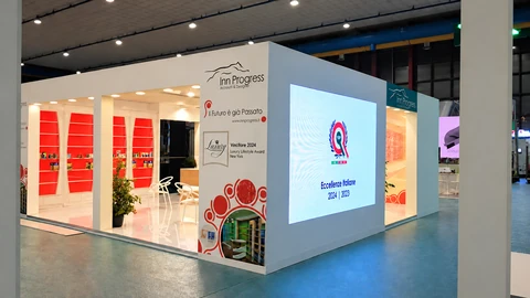 Montaggio dell’allestimento INN PROGRESS per PharmExpo Napoli