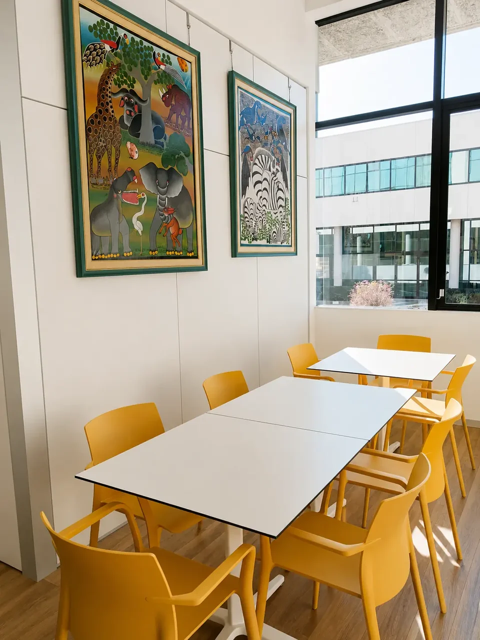Consalvo Servizi meeting room in Rome with designer furniture