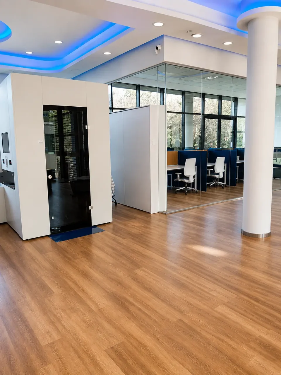 Consalvo Servizi operational offices in Rome organised with glazed partitions